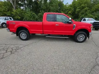 Ford F-350 Super Duty 2022 4x4 XLT 4p SuperCab 6.8 ft. SB SRW Pickup