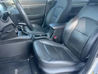 Hyundai ELANTRA 2020 Limited 4dr Sedán