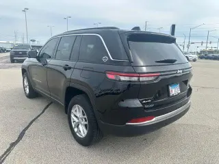 Jeep Grand Cherokee 2024 4x4 Laredo 4dr SUV