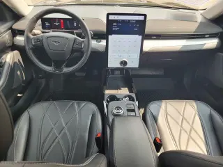 Ford Mustang Mach-E 2023 Select 4dr SUV