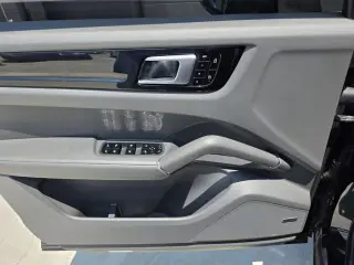 Porsche Cayenne 2019 AWD S 4p SUV