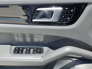 Porsche Cayenne 2019 AWD S 4p SUV