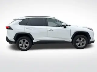 Toyota RAV4 2025 XLE 4dr SUV
