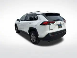 Toyota RAV4 2025 XLE 4dr SUV
