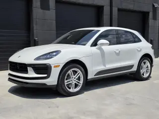 Porsche Macan 2023 tracción en todas las ruedas 4p SUV