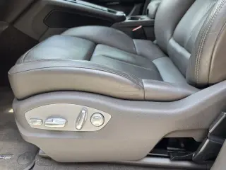 Porsche Macan 2023 tracción en todas las ruedas 4p SUV