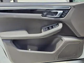 Porsche Macan 2023 tracción en todas las ruedas 4p SUV