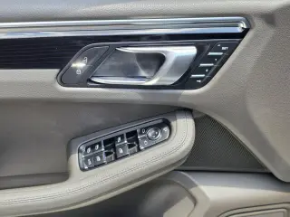 Porsche Macan 2023 tracción en todas las ruedas 4p SUV