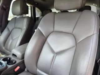 Porsche Macan 2023 tracción en todas las ruedas 4p SUV