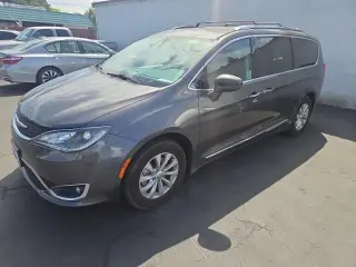 Chrysler Pacifica 2018 Touring L 4dr Mini-Van