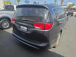 Chrysler Pacifica 2018 Touring L 4dr Mini-Van