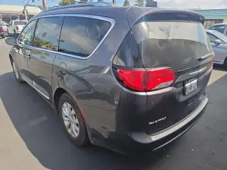 Chrysler Pacifica 2018 Touring L 4dr Mini-Van