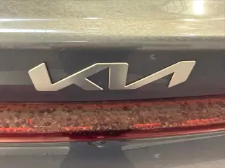 Kia K5 2023 LXS 4dr Sedan