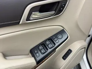 GMC Yukon 2019 4x4 Denali SUV 4p
