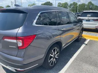 Honda Pilot 2020 Touring 4dr SUV con asientos de capitán traseros