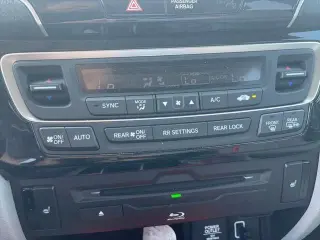Honda Pilot 2020 Touring 4dr SUV con asientos de capitán traseros