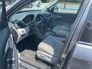 Honda Pilot 2020 Touring 4dr SUV con asientos de capitán traseros