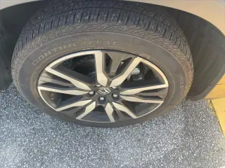 Honda Pilot 2020 Touring 4dr SUV con asientos de capitán traseros