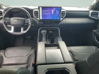 Toyota Tundra 2022 4x4 Platinum 4dr CrewMax Cab Pickup SB