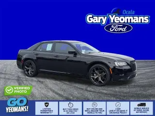 Chrysler 300 2023 Touring 4dr Sedan