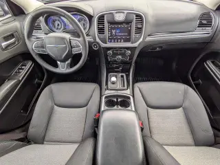 Chrysler 300 2023 Touring 4dr Sedan