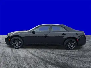 Chrysler 300 2023 Touring 4dr Sedan