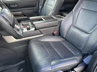 Toyota Tundra 2023 4x2 SR5 Cabina CrewMax de 4 puertas Pick-up SB