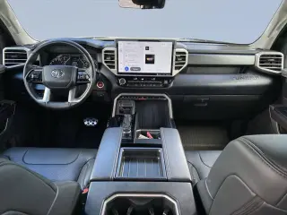 Toyota Tundra 2023 4x2 SR5 Cabina CrewMax de 4 puertas Pick-up SB