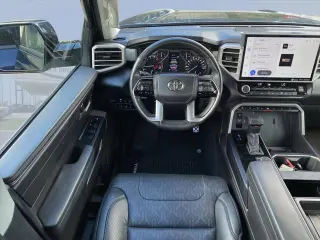 Toyota Tundra 2023 4x2 SR5 Cabina CrewMax de 4 puertas Pick-up SB