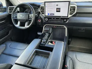 Toyota Tundra 2023 4x2 SR5 Cabina CrewMax de 4 puertas Pick-up SB