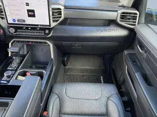 Toyota Tundra 2023 4x2 SR5 Cabina CrewMax de 4 puertas Pick-up SB