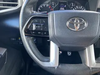 Toyota Tundra 2023 4x2 SR5 Cabina CrewMax de 4 puertas Pick-up SB