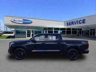 Toyota Tundra 2023 4x2 SR5 Cabina CrewMax de 4 puertas Pick-up SB