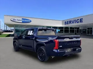 Toyota Tundra 2023 4x2 SR5 Cabina CrewMax de 4 puertas Pick-up SB