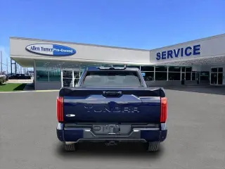 Toyota Tundra 2023 4x2 SR5 Cabina CrewMax de 4 puertas Pick-up SB