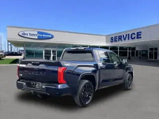Toyota Tundra 2023 4x2 SR5 Cabina CrewMax de 4 puertas Pick-up SB