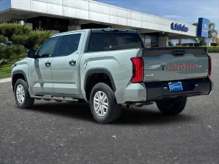 Toyota Tundra 2024 4x4 SR5 4dr CrewMax Cab Pickup SB
