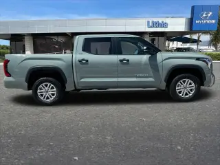 Toyota Tundra 2024 4x4 SR5 4dr CrewMax Cab Pickup SB