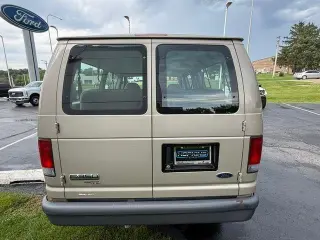 Ford E-Series 2007 E-350 SD XL 3dr Passenger Van
