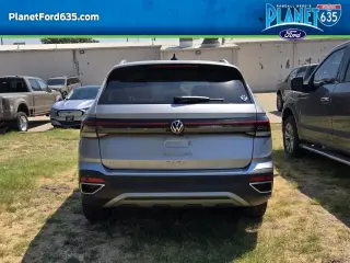 Volkswagen Taos 2025 SE 4dr SUV