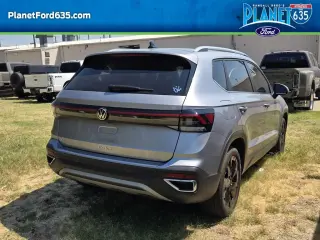 Volkswagen Taos 2025 SE 4dr SUV