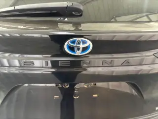 Toyota Sienna 2024 XLE 8-Pasajeros 4p Mini-Van