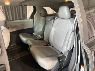 Toyota Sienna 2024 XLE 8-Pasajeros 4p Mini-Van