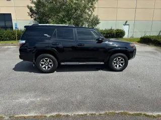 Toyota 4Runner 2018 4x4 SR5 Premium 4dr SUV