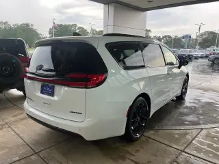 Chrysler Pacifica 2025 Limited 4dr Mini-Van