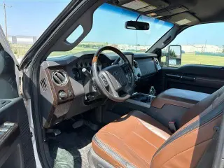Ford F-250 Super Duty 2016 4x4 Platinum 4dr Crew Cab 8 ft. LB Pickup