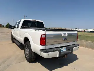 Ford F-250 Super Duty 2016 4x4 Platinum 4dr Crew Cab 8 ft. LB Pickup