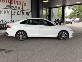 Volkswagen Jetta 2024 Sport 4dr Sedan 8A