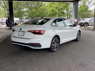 Volkswagen Jetta 2024 Sport 4dr Sedan 8A