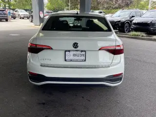 Volkswagen Jetta 2024 Sport 4dr Sedan 8A